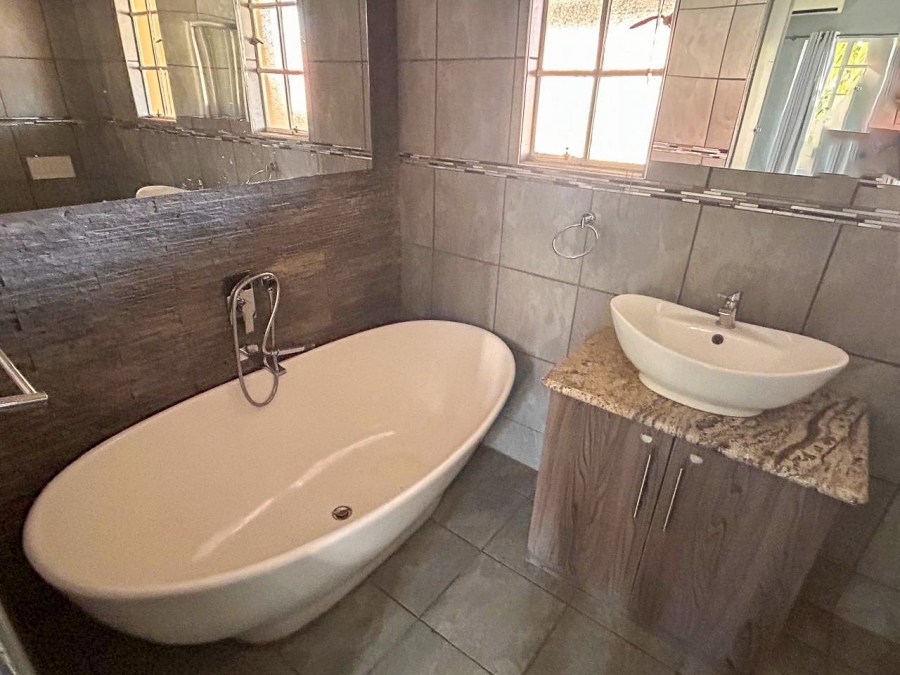 3 Bedroom Property for Sale in Baillie Park North West